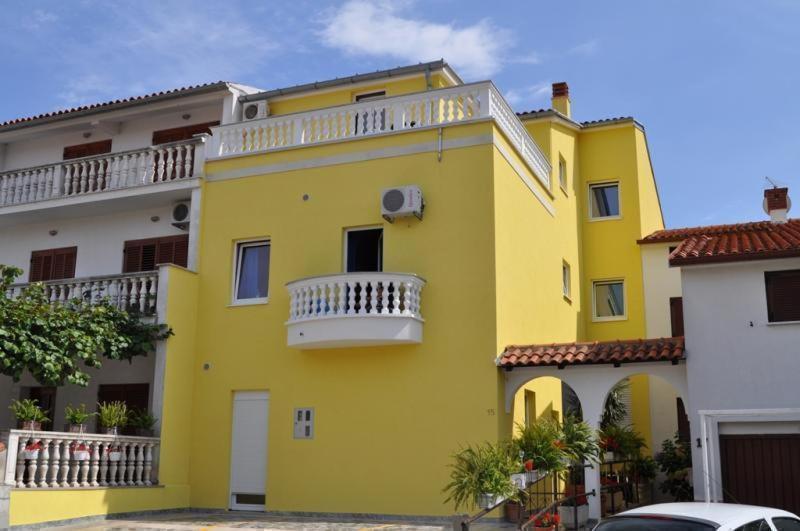 Jela Apartment With A Big Balcony بولا المظهر الخارجي الصورة