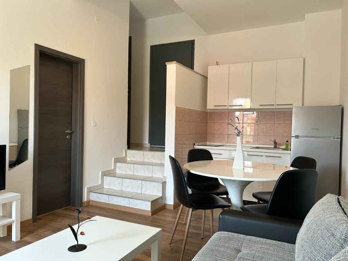 Jela Apartment With A Big Balcony بولا المظهر الخارجي الصورة